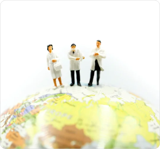 people-with-globe